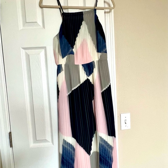 Banana Republic Pleated Geometric Maxi Dress in Pink, Navy & Gray - Picture 2 of 5